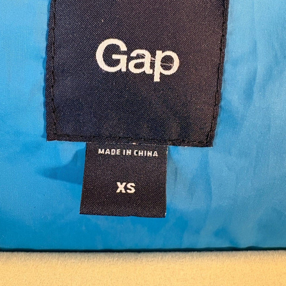 GAP Dark Blue Women's Puffer Jacket Down Filled size XS - Picture 2 of 6